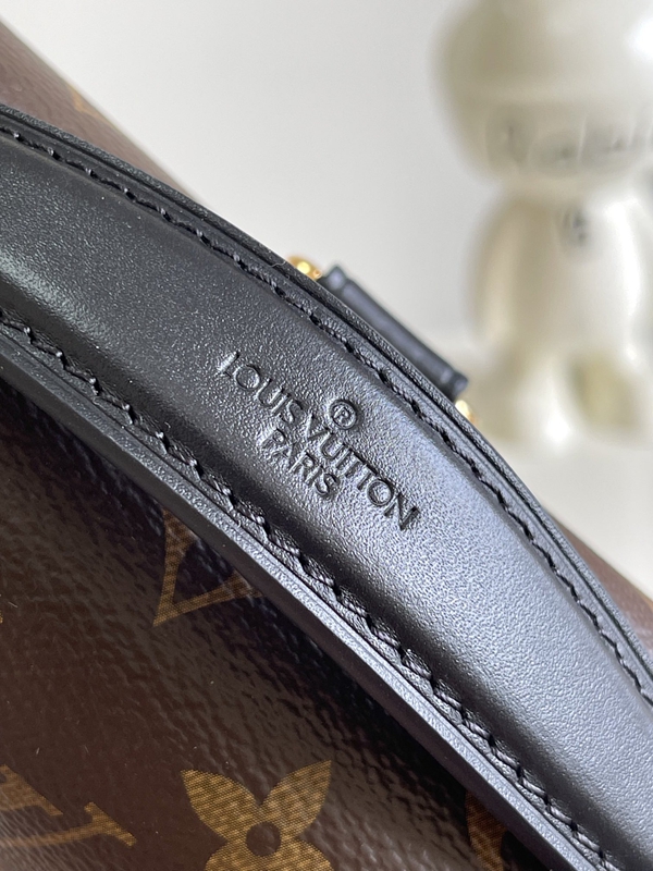 ルイヴィトンバッグ素材ディテール